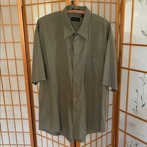 Van Heusen Men's Casual Green Button Down Shirt
